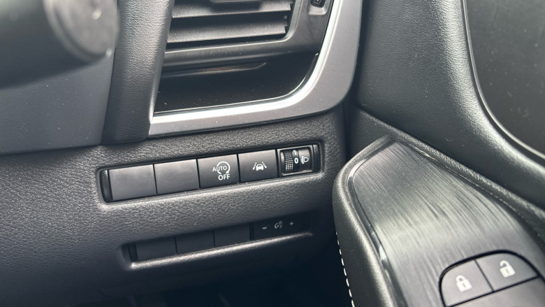 Nissan Qashqai 1.3 DiG-T MH N-Connecta 5dr Petrol Hatchback